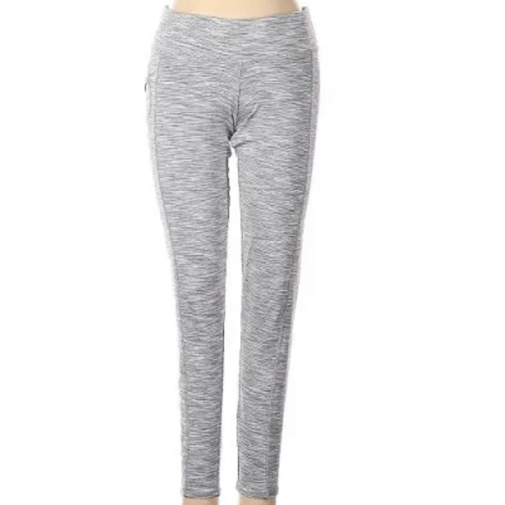 Danskin Grey and white leggings🤍🤍🤍